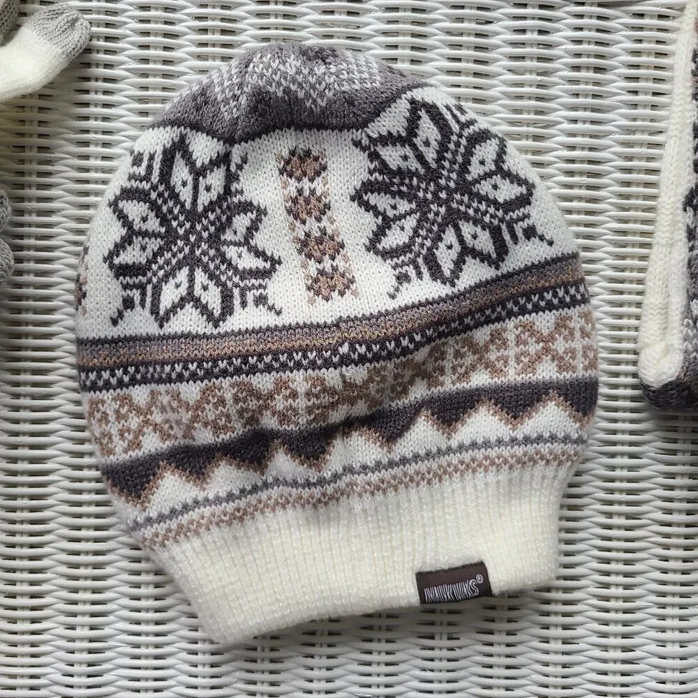 NWOT The Original MUK LUK Reversible Set Beanie, Scarf, Wrist-Warmers, Gloves